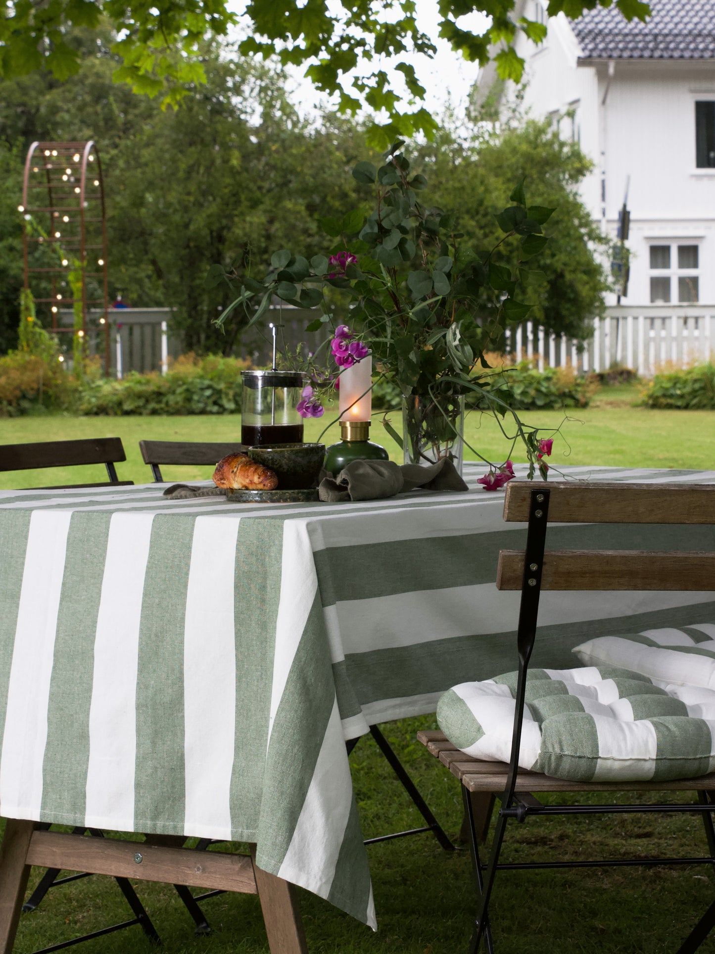 Bordsduk Louise Grön/vit 145x250 cm