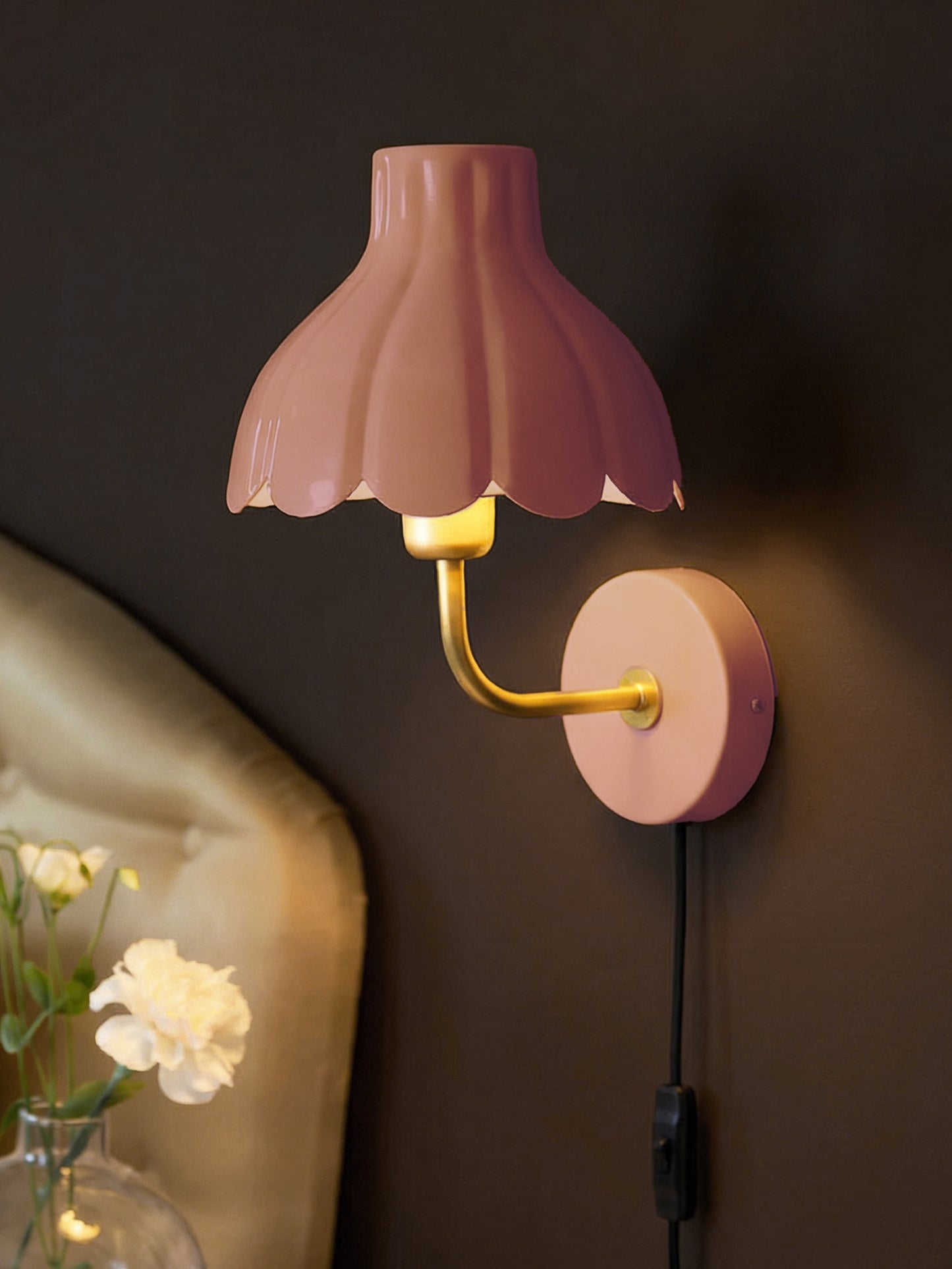 Vägglampa Wells Mellanrosa