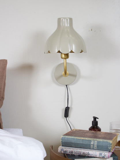 Vägglampa Wells Beige