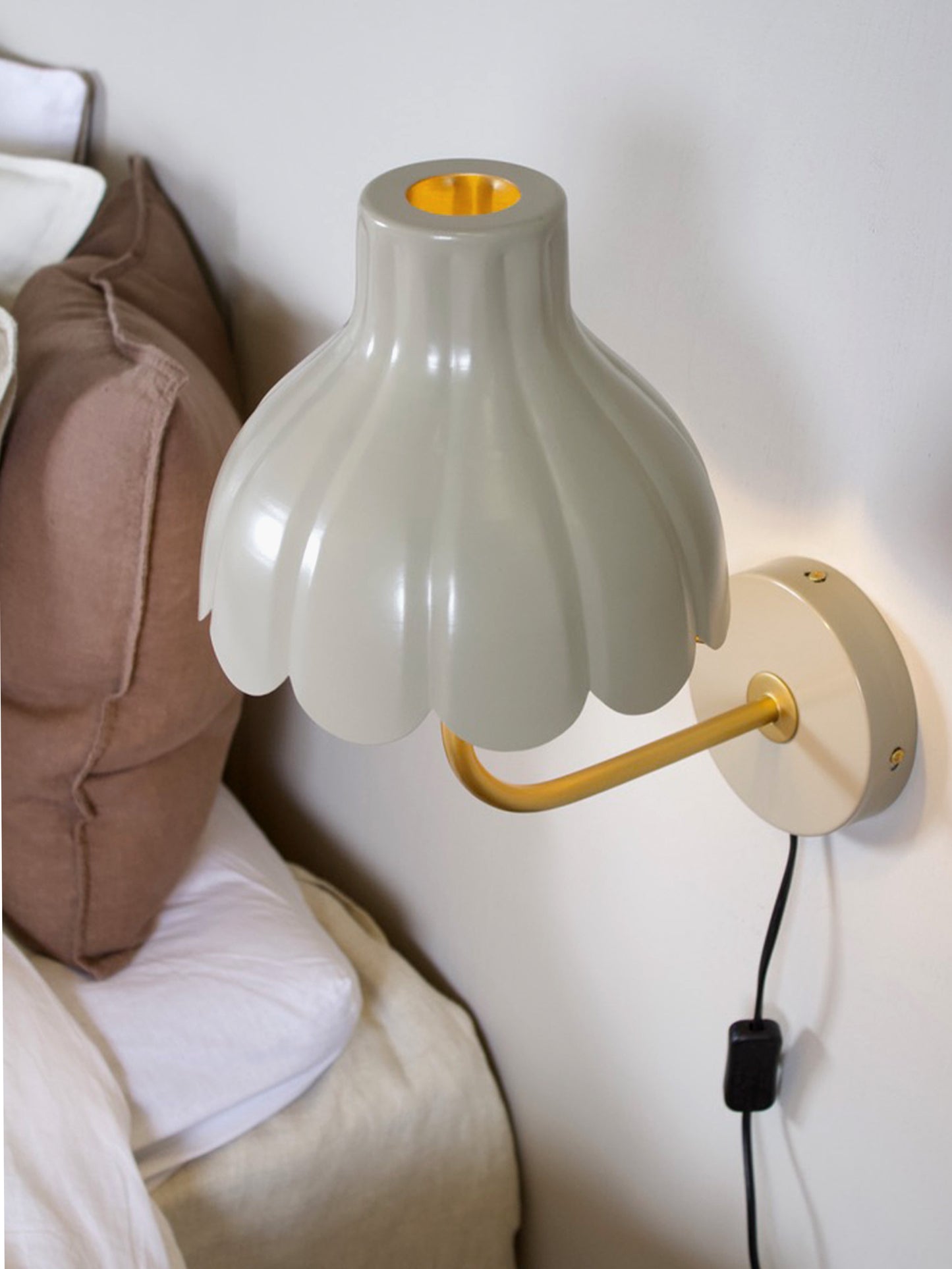 Vägglampa Wells Beige