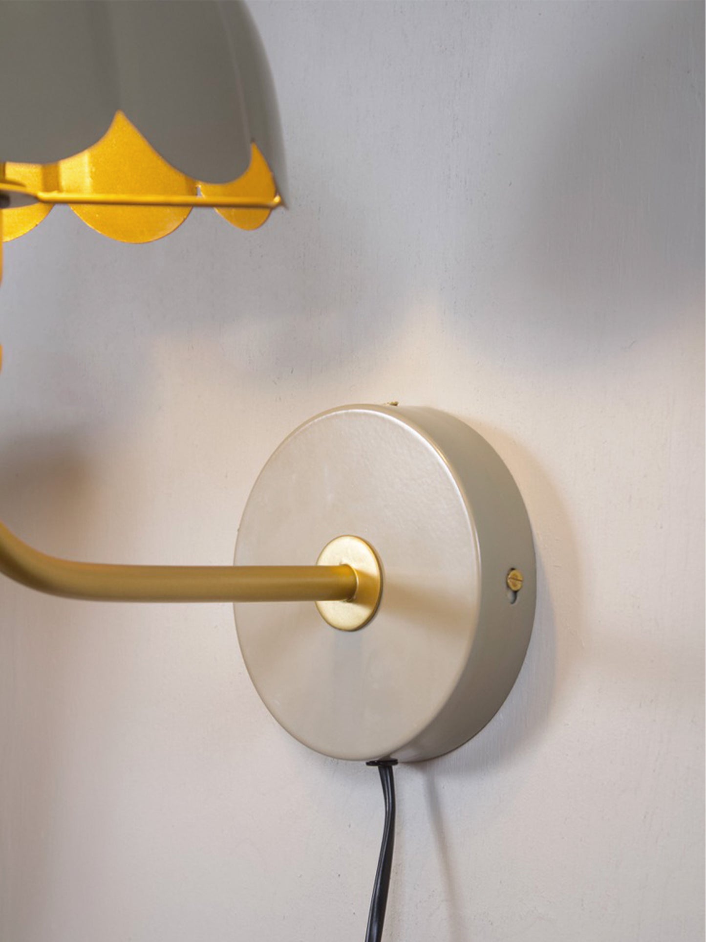 Vägglampa Wells Beige