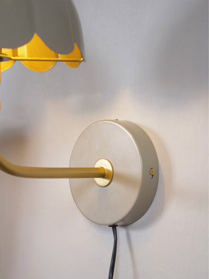 Vägglampa Wells Beige